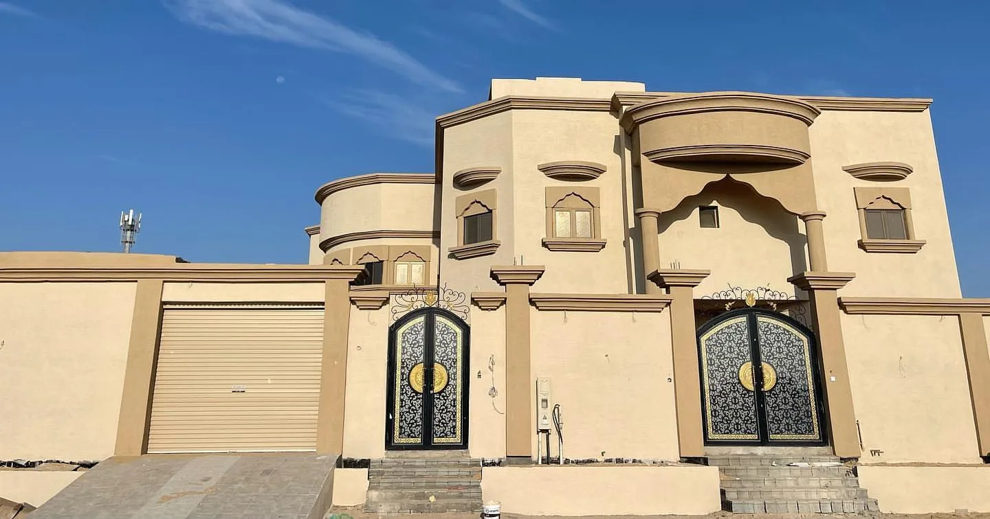 مقاول معماري خبره في مجال المقاولات العامه